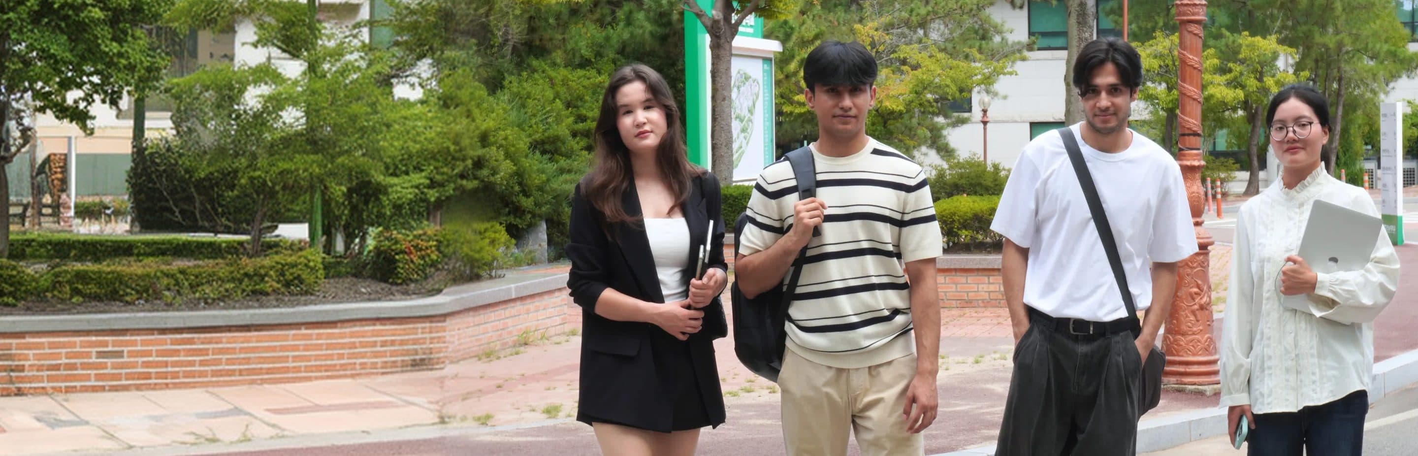 Students on a Korean university campus